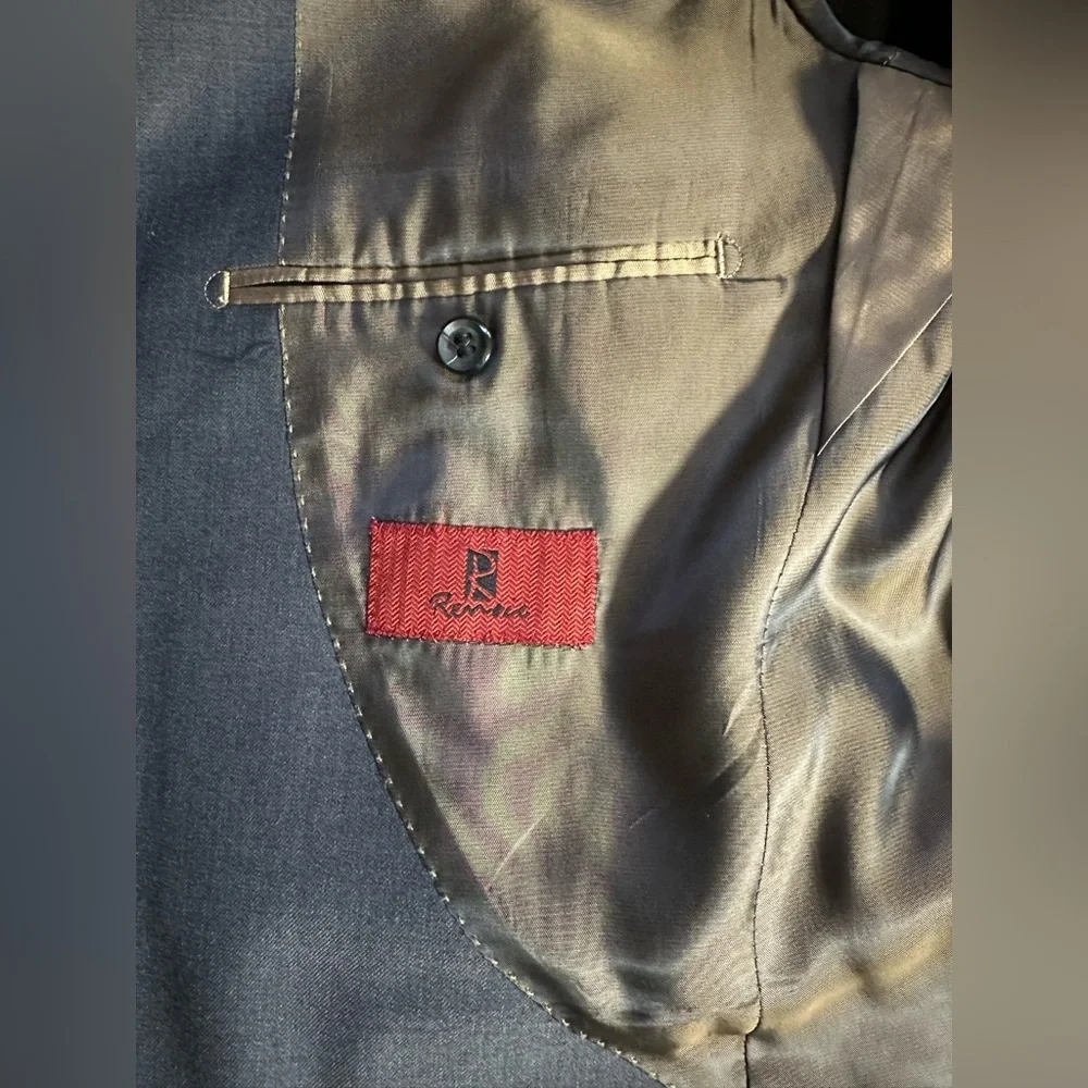 Men’s Renoir suit, gray.